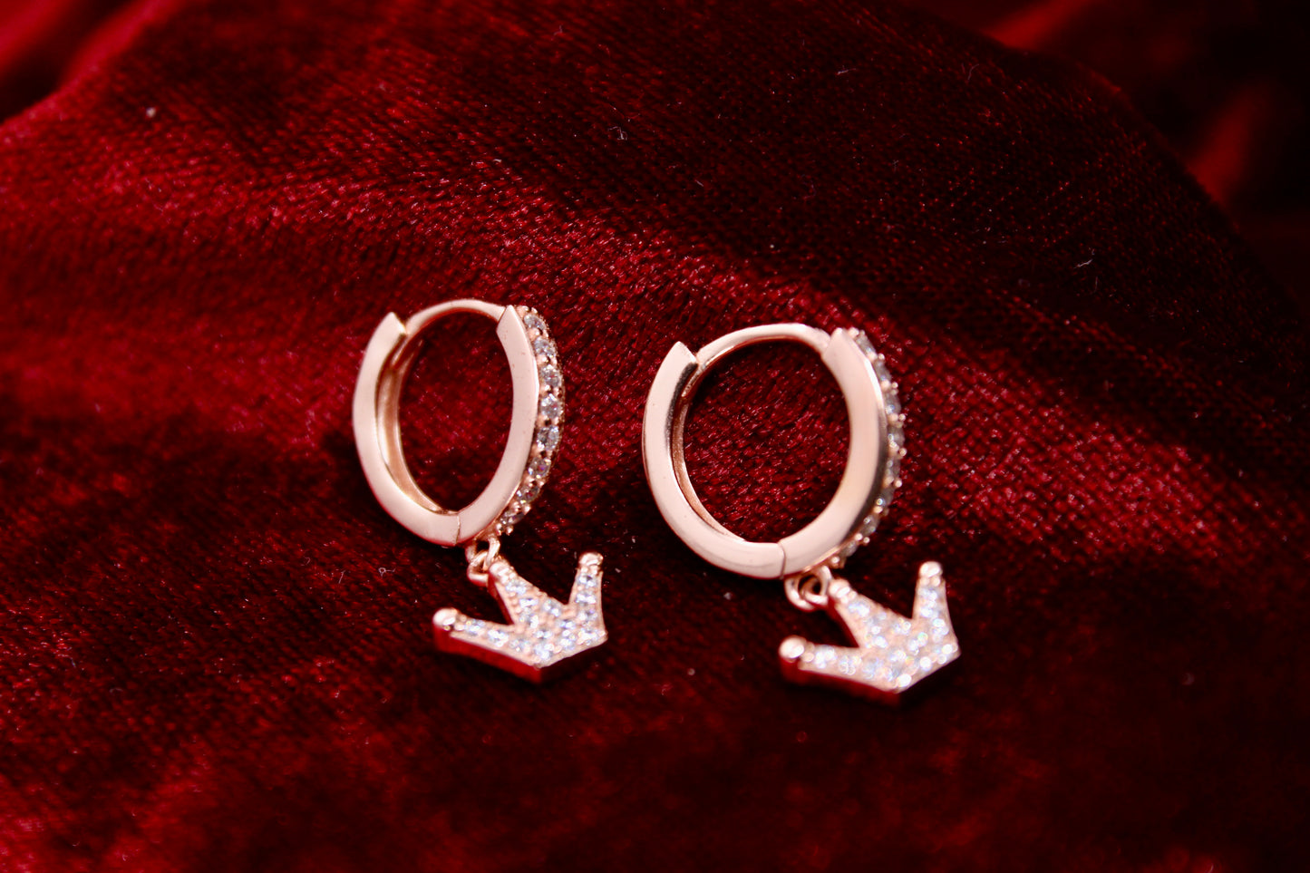 Queen shape Earrings Tops Sterling Silver