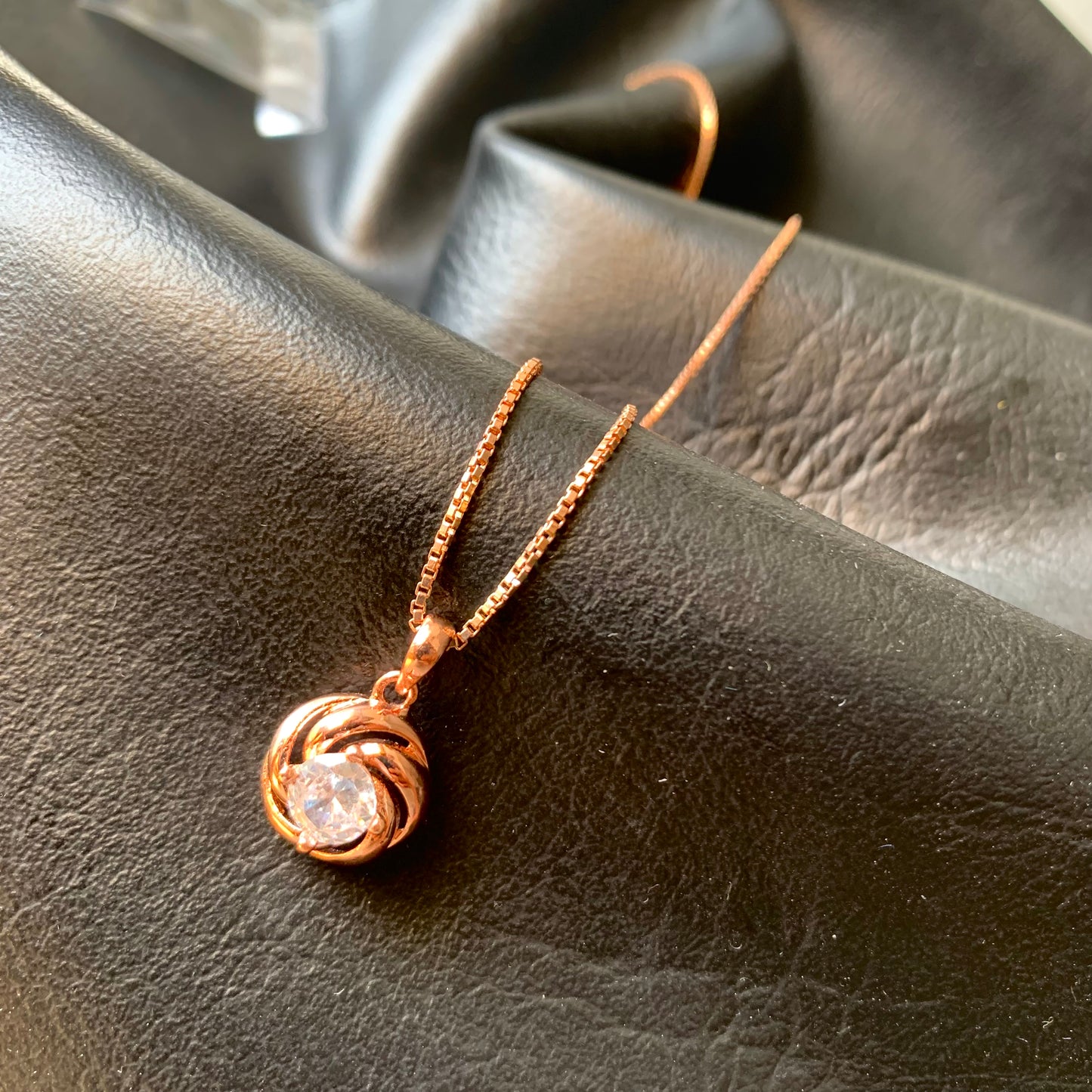 Round Shaping Necklace Rose Gold Pure Silver