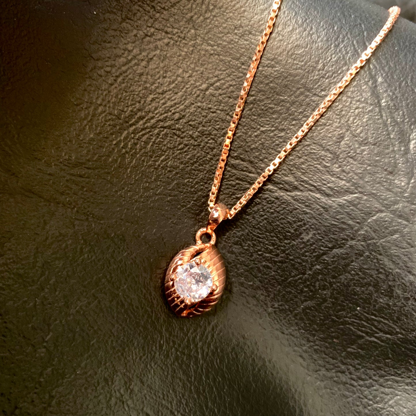Solitaire Pendant Rose Gold Pure Silver