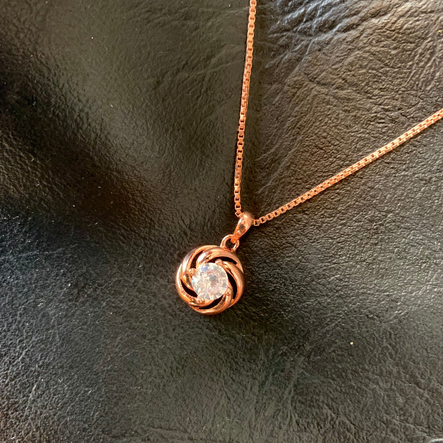 Round Shaping Necklace Rose Gold Pure Silver